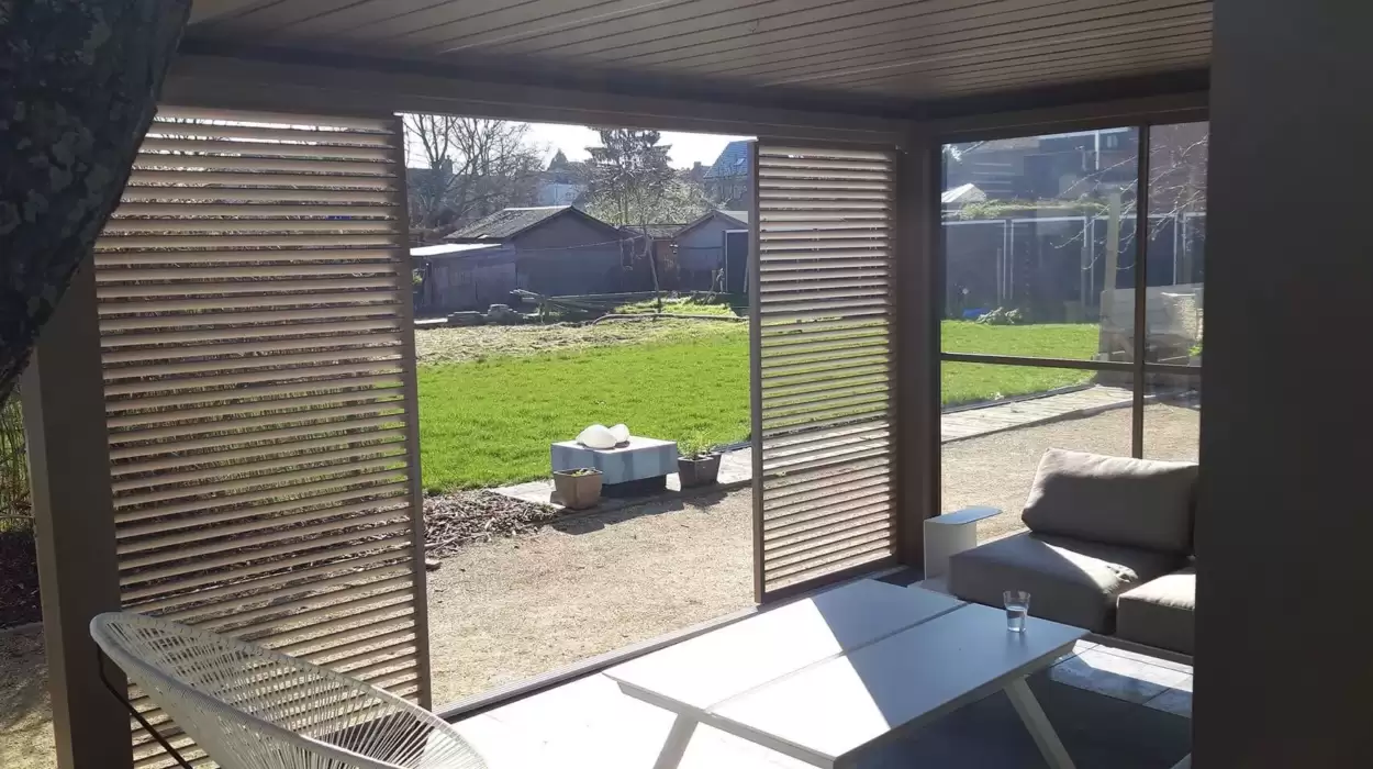 6307c4adbfb6435fa503fb00d48217e5